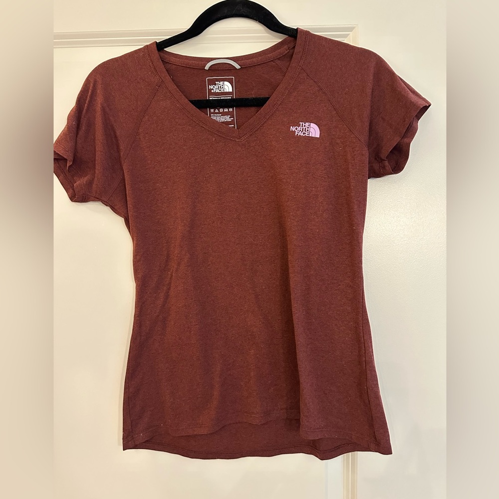 North face v neck tee